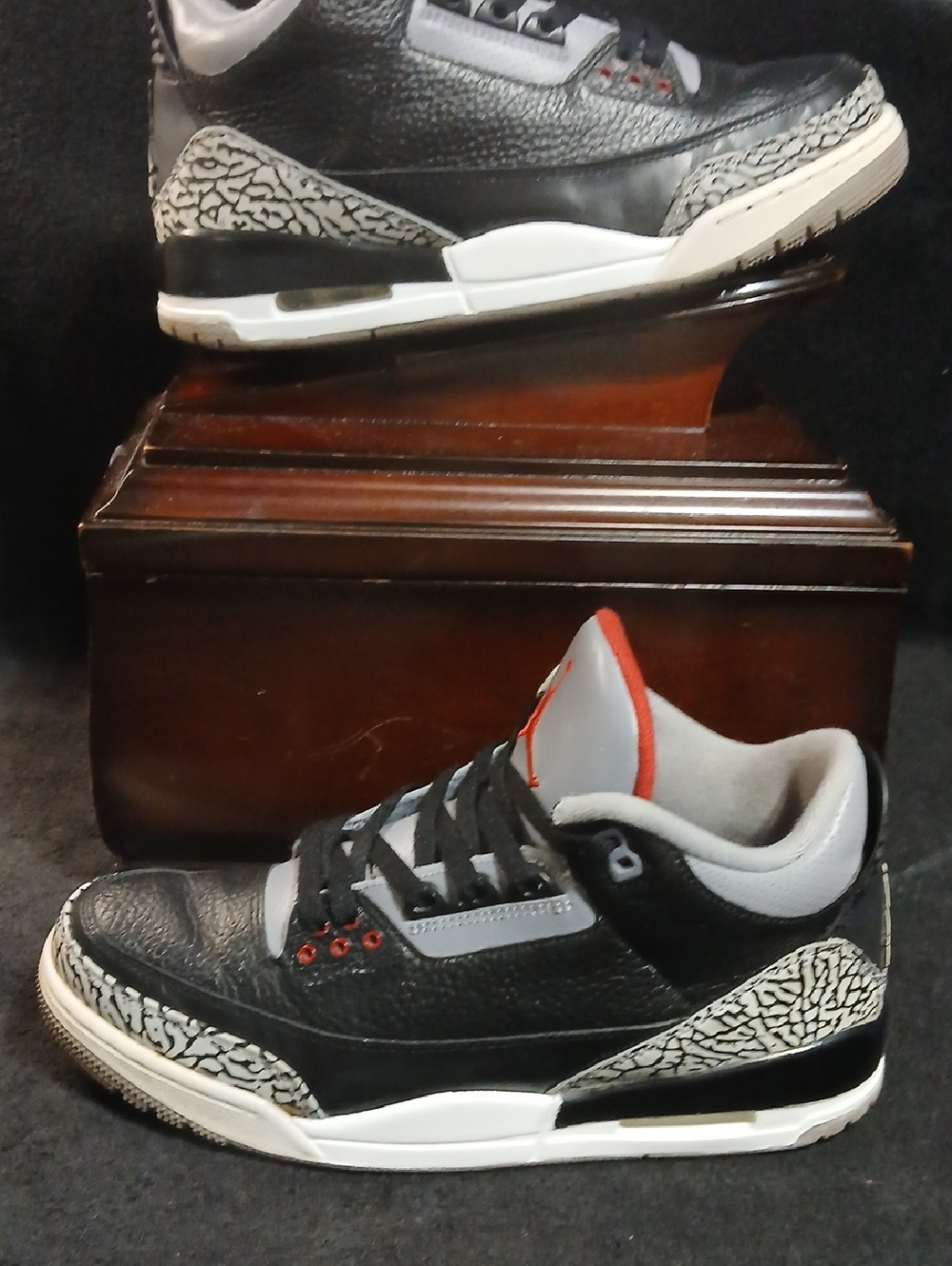 Air Jordan 3 Retro.  "BLACK CEMENT"  Mens-10. 100% AUTHENTIC!